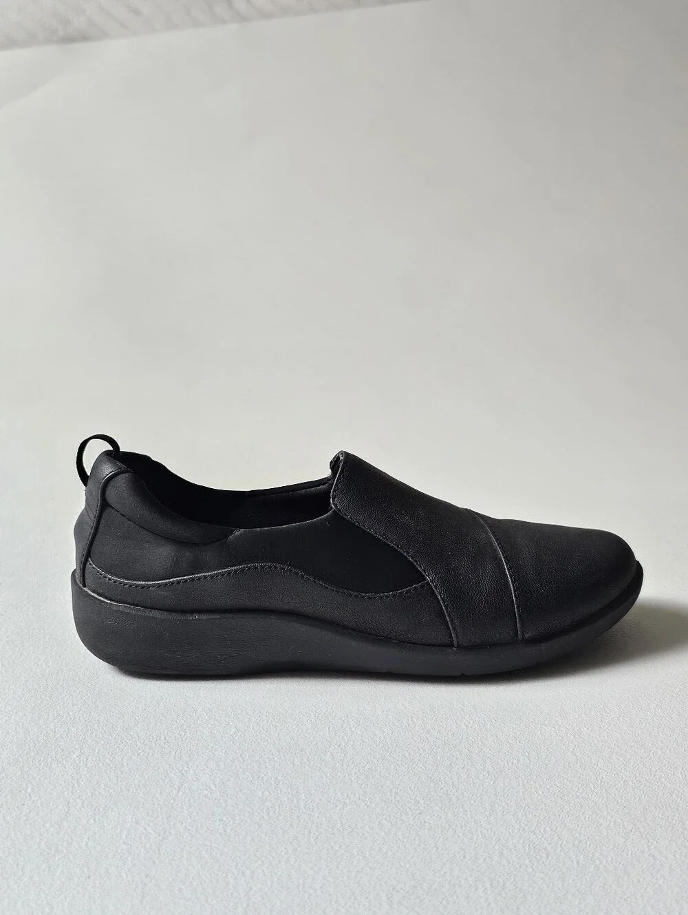 Clarks Cloudsteppers Sillian Paz Black Slip-On Flats Women's US 6.5 M Cushion